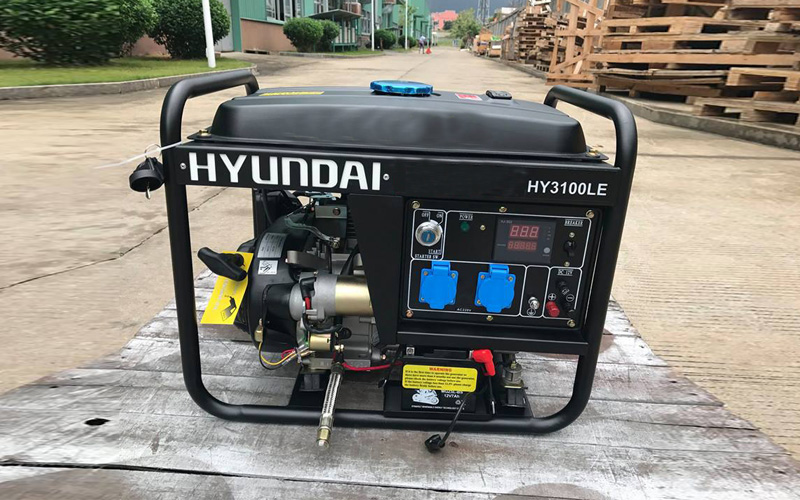 máy phát điện HYUNDAI HY3100LE