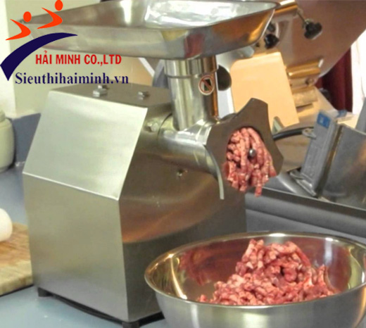 hình ảnh máy đùn thịt giúp cho việc đùn thịt nhanh chóng và dễ dàng