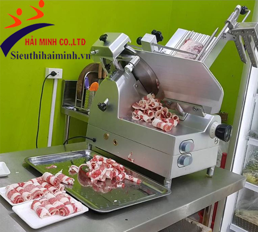Máy thái thịt công nghiệp sử dụng trong các nhà hàng, khách sạn, quán ăn