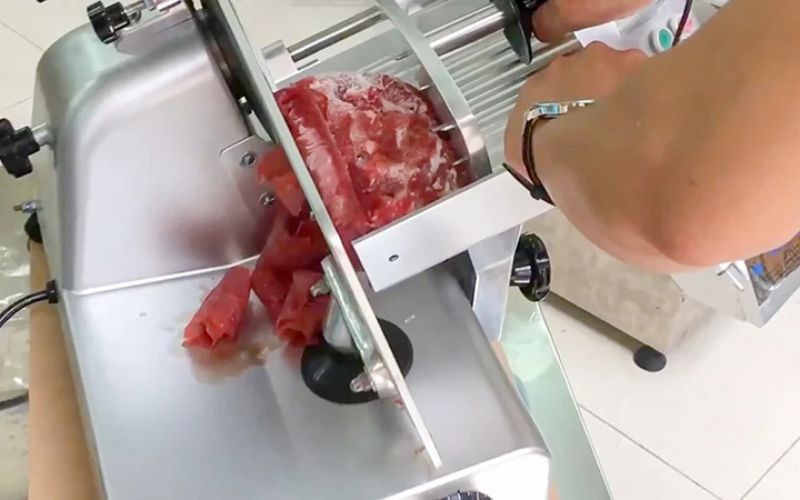 Đặc điểm vượt trội của máy cắt thịt đông lạnh ES 300