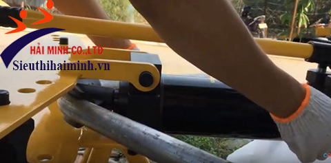 Sử dụng máy uốn ống HMSWG-1 đơn giản, hiệu quả