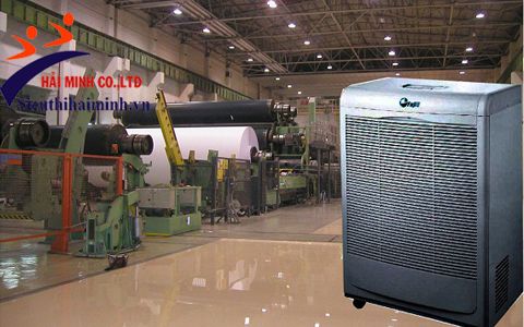 Máy hút ẩm công nghiệp sử dụng trong sản xuất, bảo quản máy móc