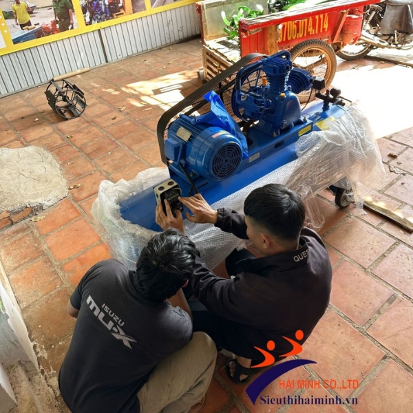 Máy nén khí dây đai Pegalion TM-W-0.678-330L (380V)