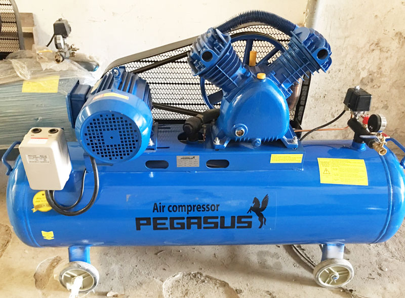Máy nén khí dây đai Pegasus TM-V-0.6/8-180L 380V