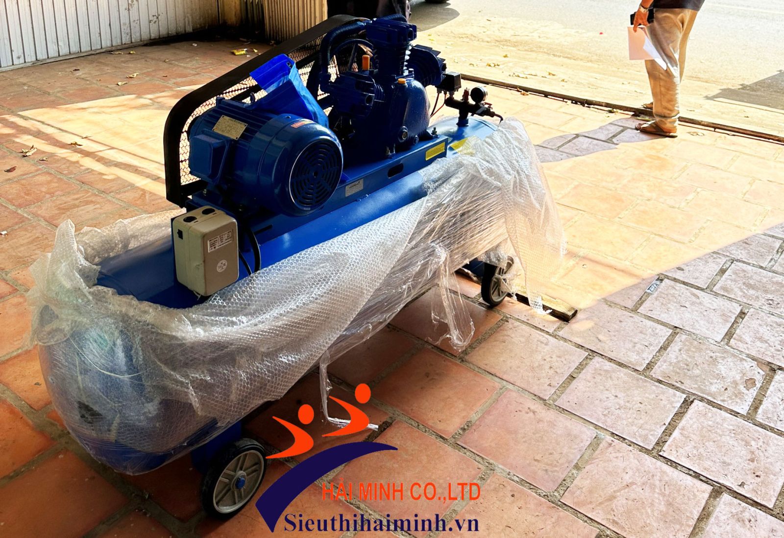 Máy nén khí dây đai PEGASUS TM-W-0.67/8-330L