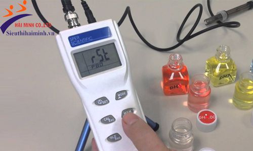 Nhận biết máy đo pH chính hãng bằng cách sử dụng thử máy