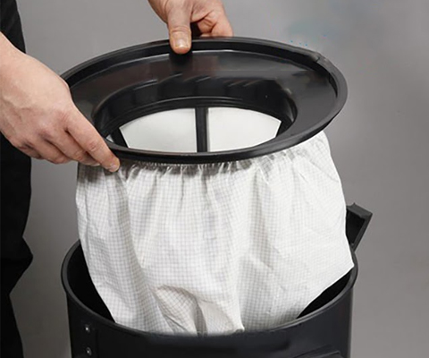 Đổ bụi bẩn kịp thời khi túi chứa bụi đã quá đầy