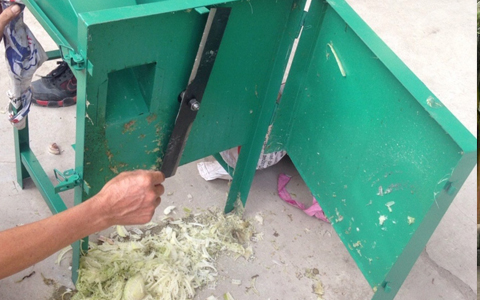 Máy thái cây chuối với lưỡi dao sắc bén