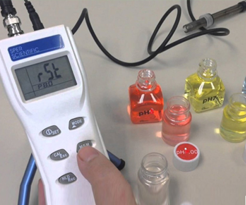 Giá trị đo trong dung dịch chuẩn pH không chính xác