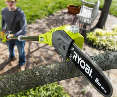 Sử dụng máy cắt cành cây đảm bảo an toàn, nâng cao hiệu quả công việc