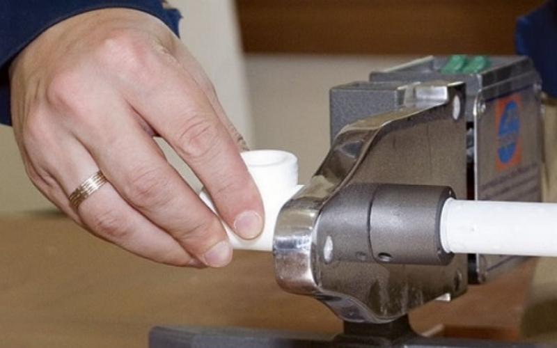 Mách bạn cách sử dụng máy hàn nhiệt ống đơn giản