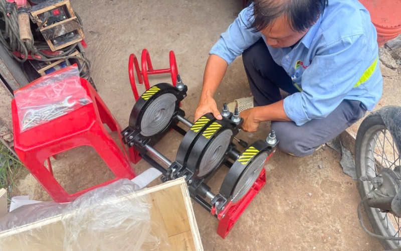 Máy hàn ống cơ là gì?