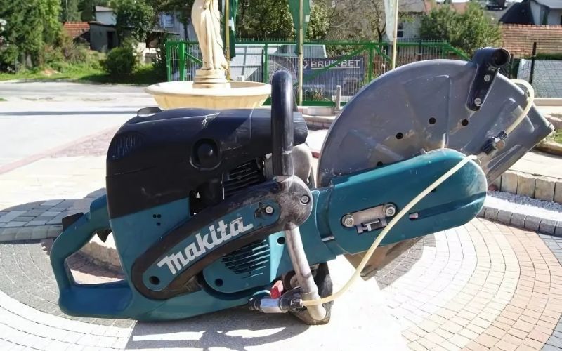 Những đặc điểm nổi bật của máy cắt bê tông Makita DPC6431