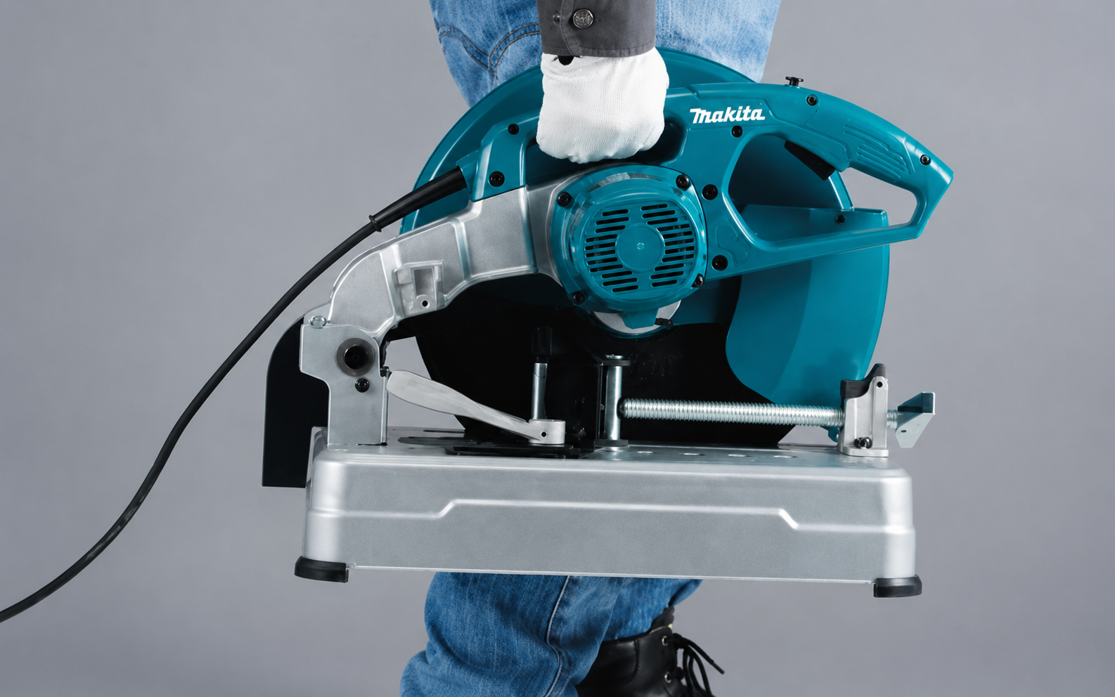Máy cắt sắt Makita thiết kế nhỏ gọn
