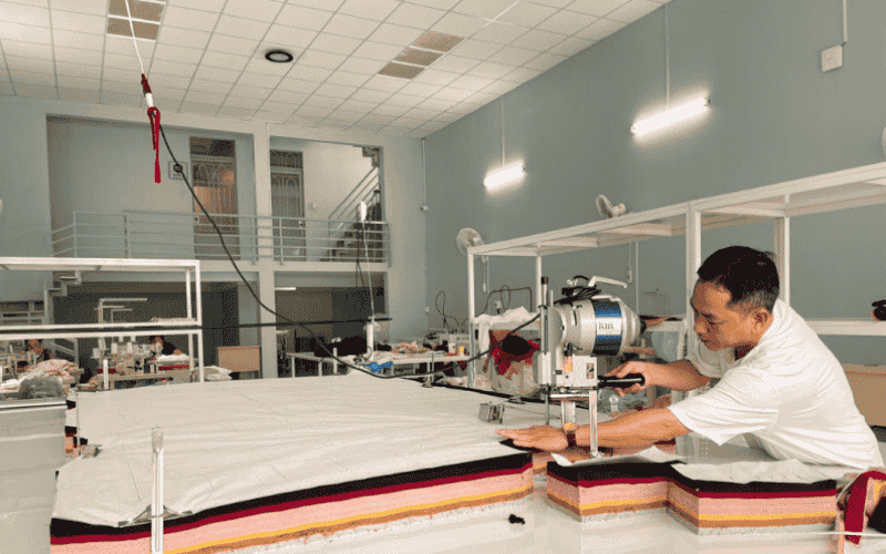 Khi nào nên dùng máy cắt vải đứng