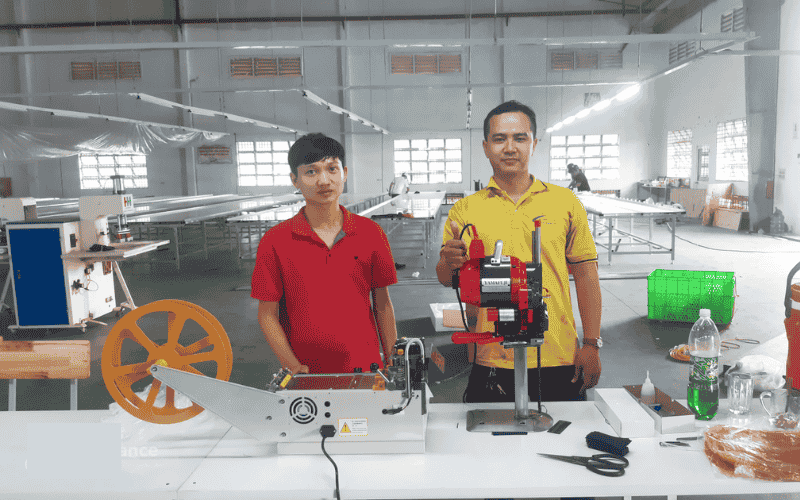 Nên mua máy cắt vải loại nào cho cửa hàng nhỏ?