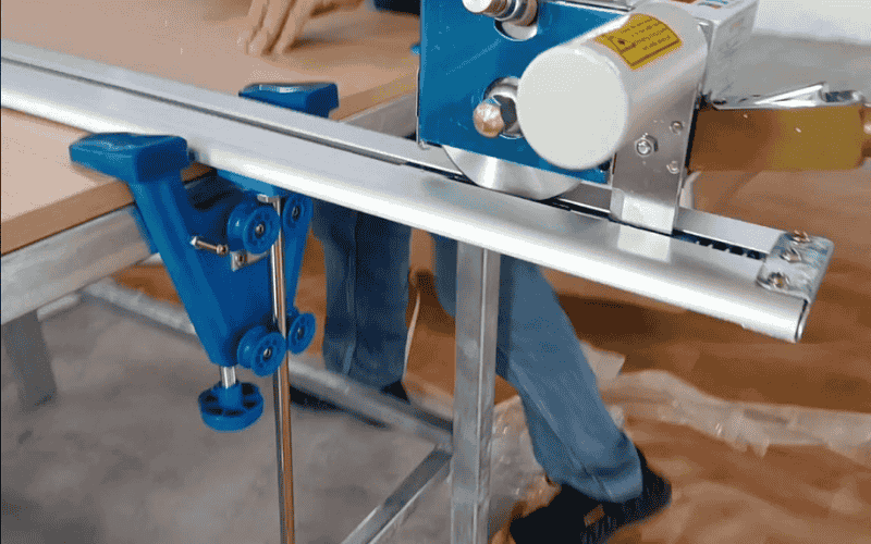 Quy trình 5 bước lắp đặt máy cắt vải đầu bàn chi tiết