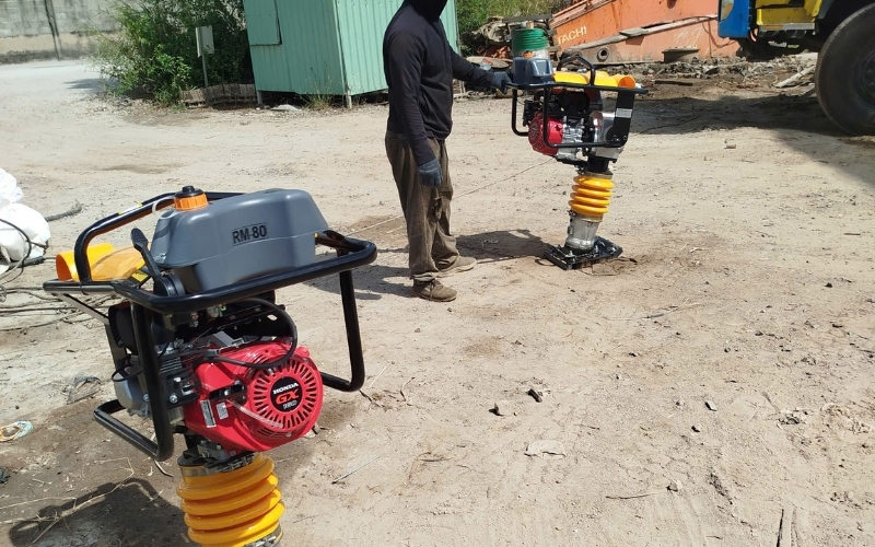 Hướng dẫn kiểm tra máy đầm cóc trước khi mua
