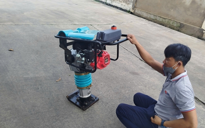 Lợi ích khi quyết định mua đầm cóc chạy xăng