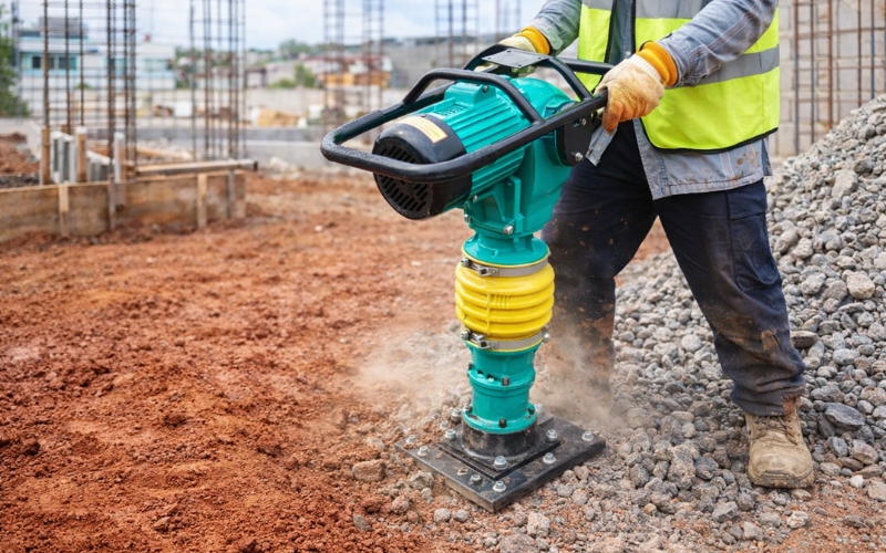 Đặc tính rung và lực đầm máy đầm cóc điện