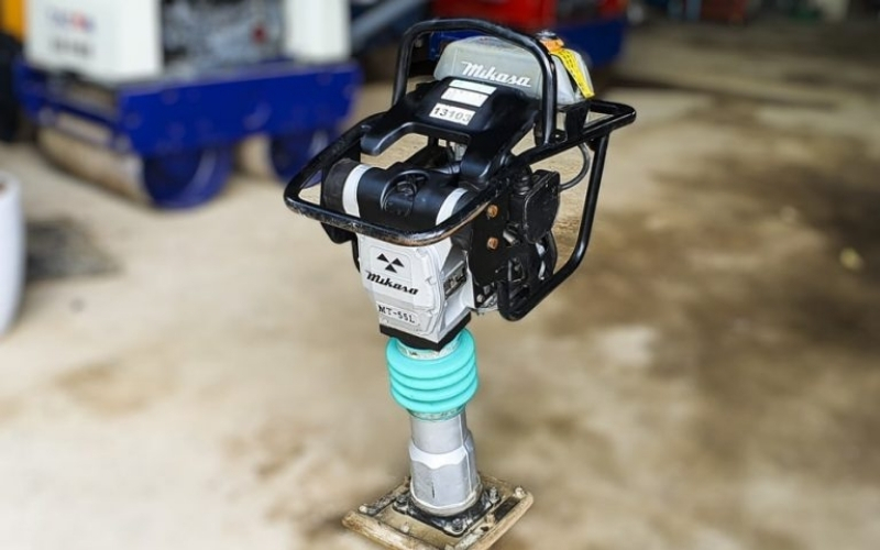 Kinh nghiệm chọn mua máy đầm cóc nhật bãi chất lượng