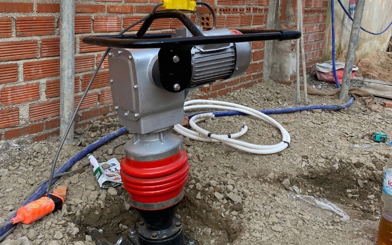 Lựa chọn máy đầm cóc chạy điện chuẩn kỹ thuật