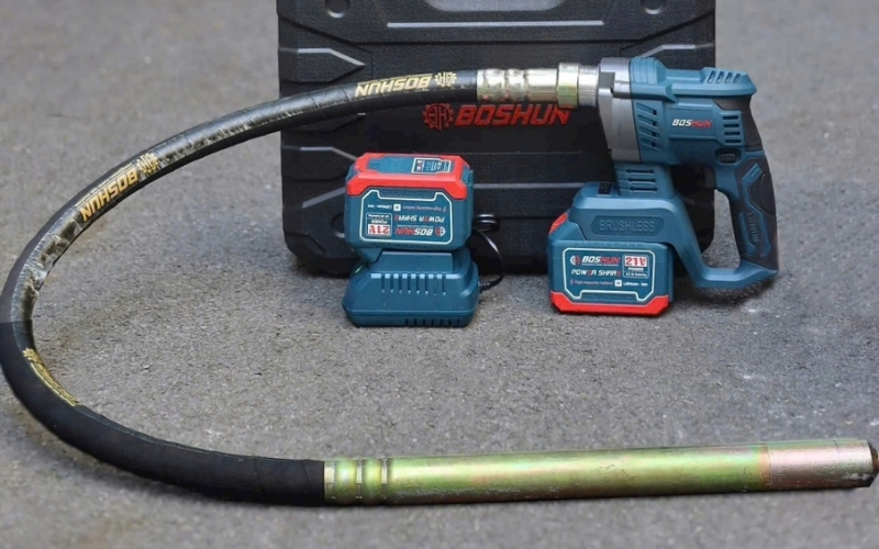 Nguyên lý hoạt động và chức năng chính của máy đầm dùi