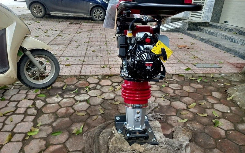 Lựa chọn máy đầm đất theo trọng lượng 