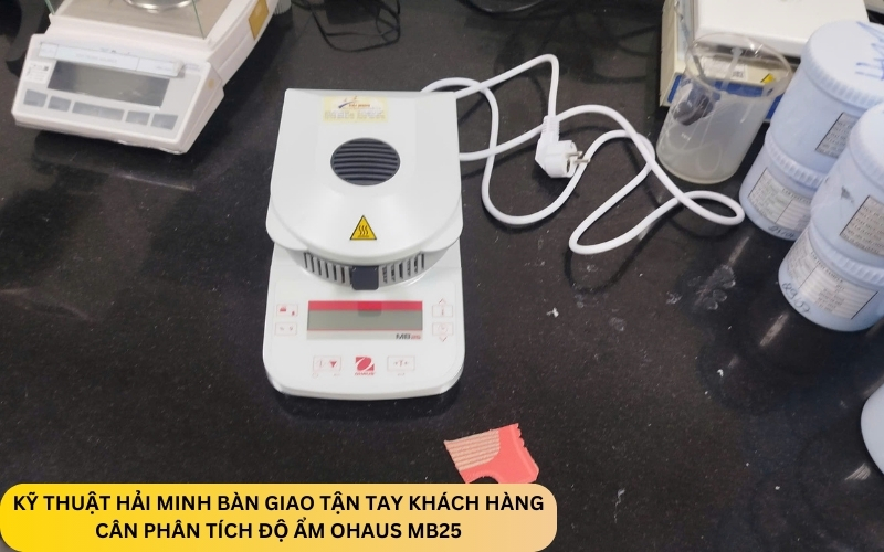 Kỹ thuật Hải Minh bàn giao Cân phân tích độ ẩm Ohaus MB25