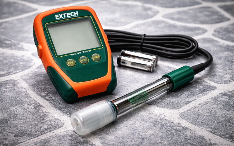 Máy đo pH với cáp điện cực EXTECH pH220-C chính hãng