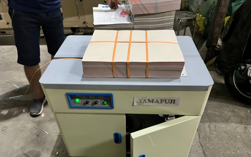 Máy đóng đai bán tự động đóng gói giấy