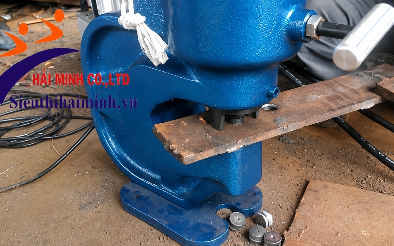 Đặc điểm nổi bật của máy đục lỗ Jinsan JAP2031