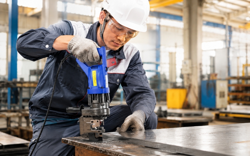 Nên chọn máy đột thủy lực chạy điện khi
