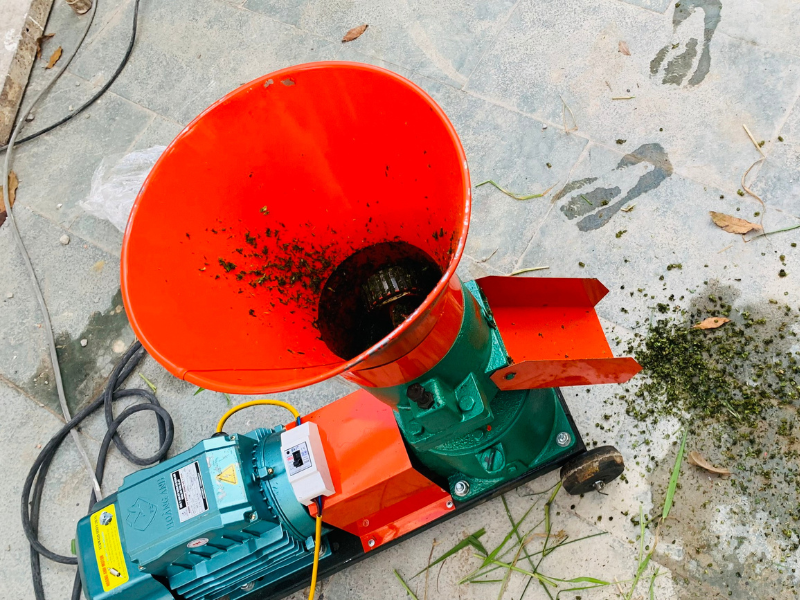 Máy ép cám viên liền trục HM-150