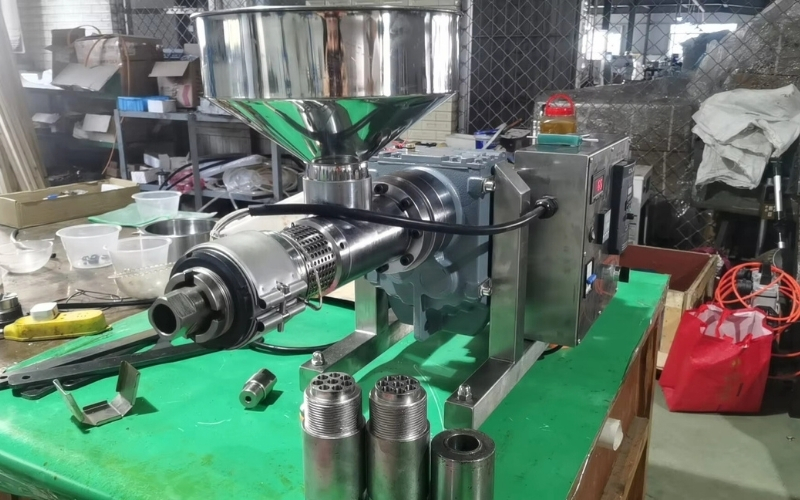 Máy ép dầu lạnh Yamafuji SY-S10C