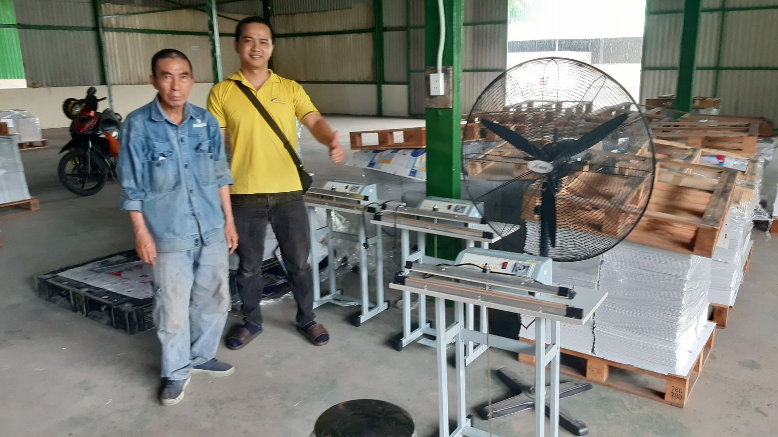 Máy hàn túi đạp chân Yamafuji FRP-600