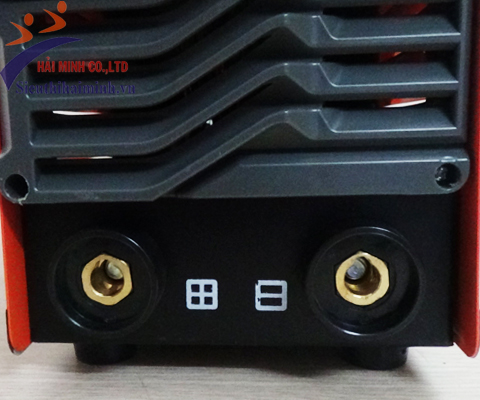 2 cực kết nối kìm hàn kẹp mát Máy hàn BTEC Inverter MMA-200F Pro