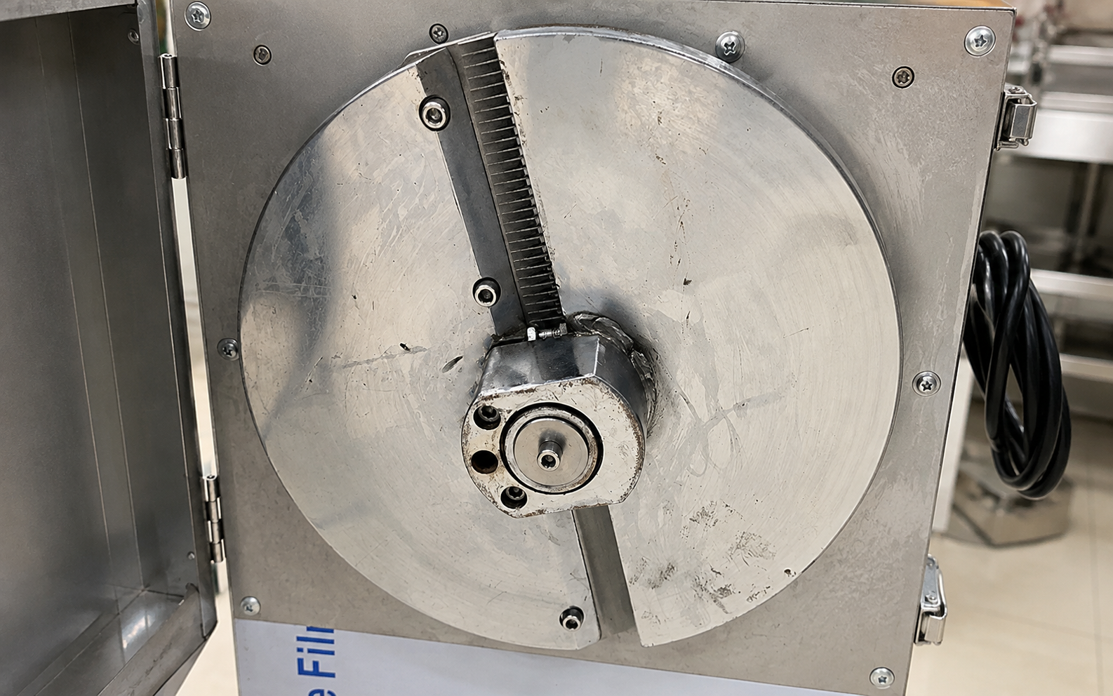 Máy thái lát, sợi củ quả Yamafuji Q-200