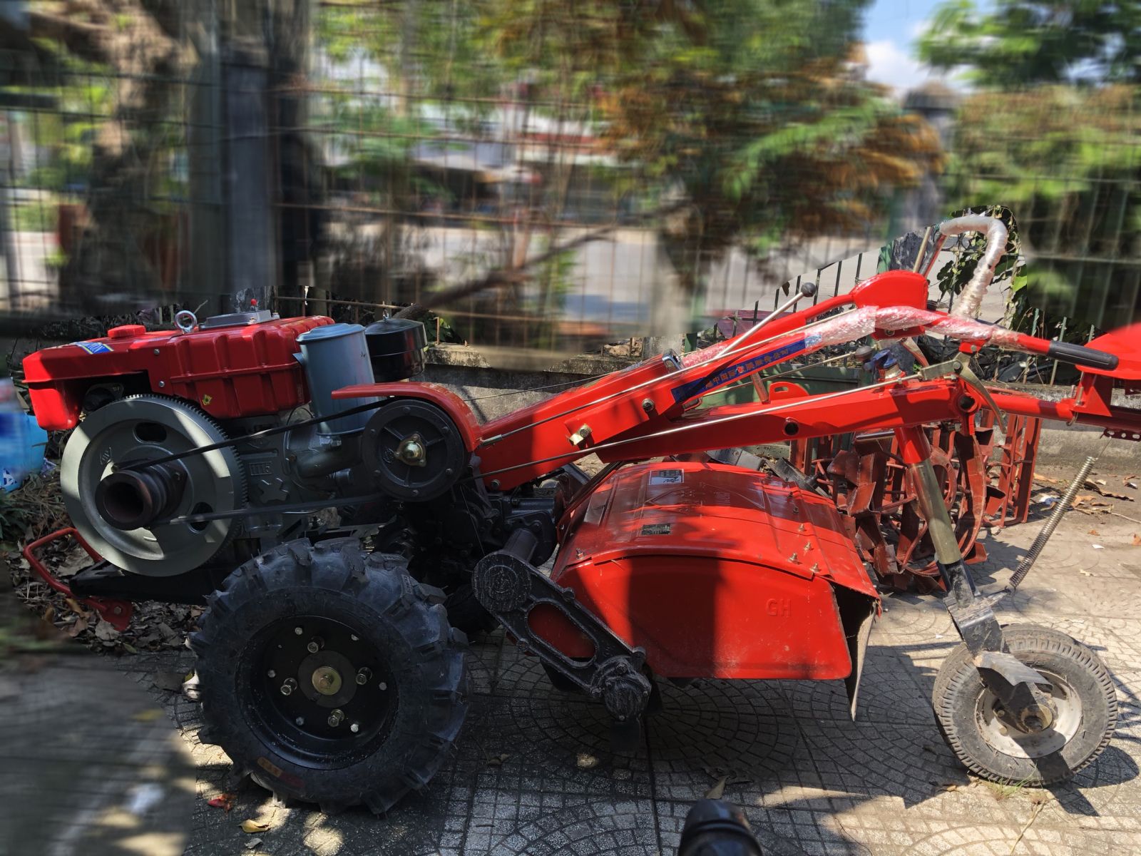 Máy cày xới đất cầm tay GN91