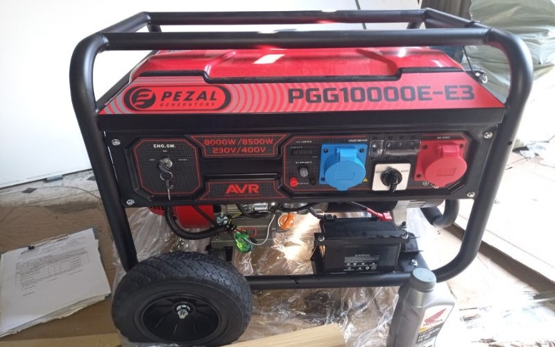 Máy phát điện có đề Pezal PGG 10000E-E3