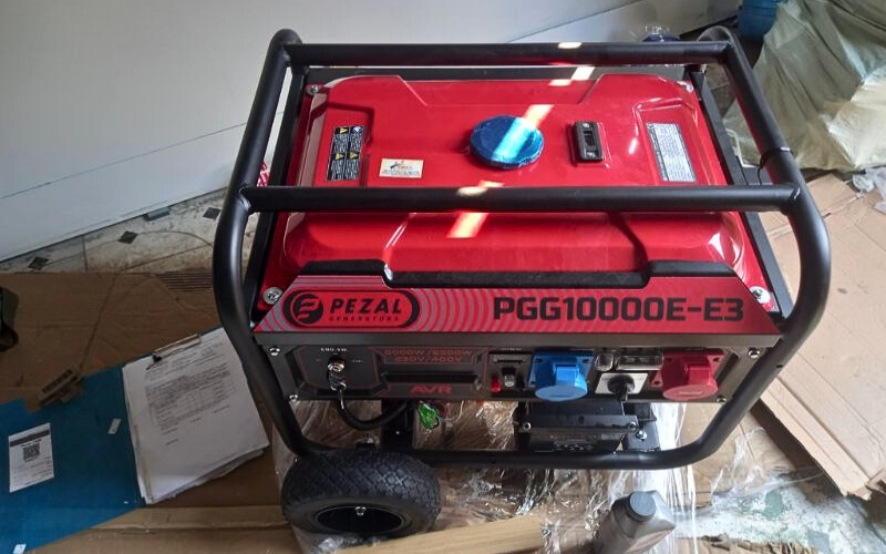 Máy phát điện có đề Pezal PGG 10000E-E3