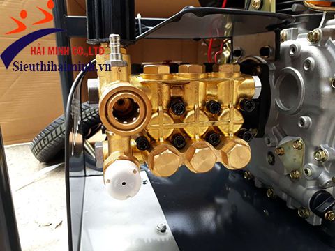 Máy rửa xe chạy dầu Lutian chất lượng