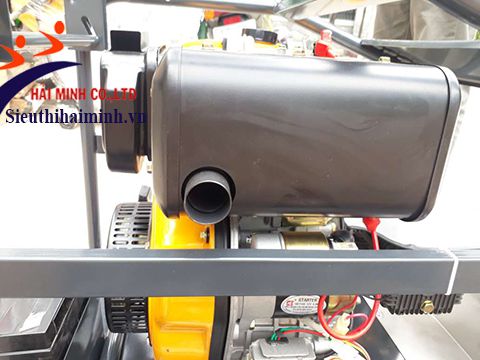 Máy rửa xe chạy dầu Lutian dễ dàng vận hành