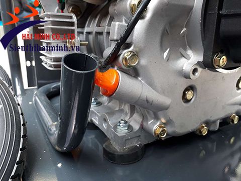 Máy rửa xe chạy dầu Lutian ưa chuộng