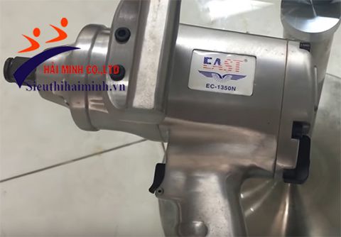 Súng bắn bulong East EC 1350N