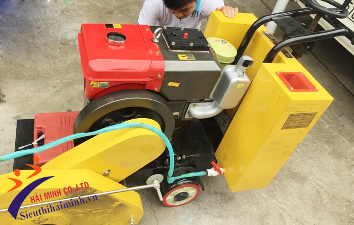 Tính năng ưu Việt của máy cắt đường bê tông đầu nổ D15 New
