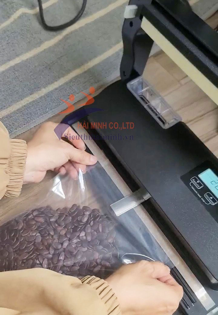 Máy hút chân không mini hút hàn tự động 