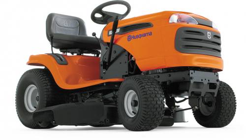 Xe cắt cỏ người lái