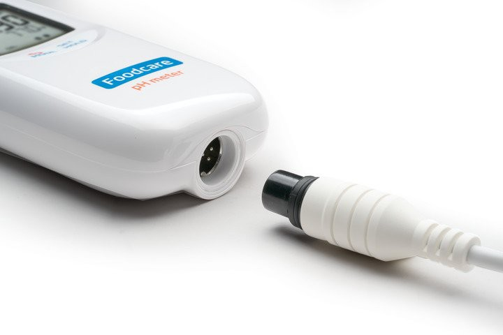 Máy đo pH/Nhiệt độ trong pho mát HI99165