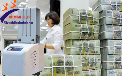 Sử dụng máy bó tiền Manic B-998 trong ngân hàng 